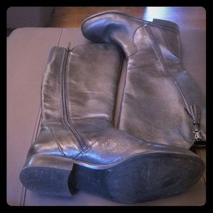 Black Leather Naturalizer Riding Boot.